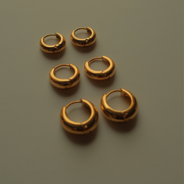 Luna Huggie Hoop Earrings - Gold (S/M/L)