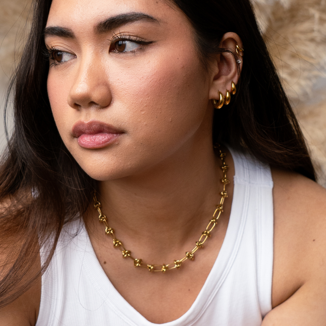 The Knotted Chain Necklace