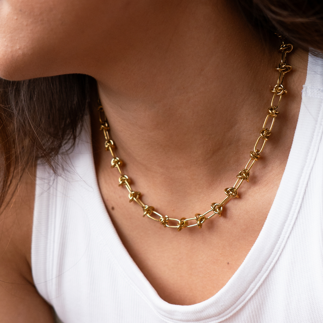 The Knotted Chain Necklace