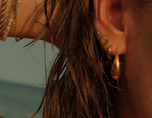 women's ear with waterproof gold earrings 